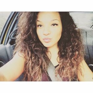 Meet your Posher, Felisha